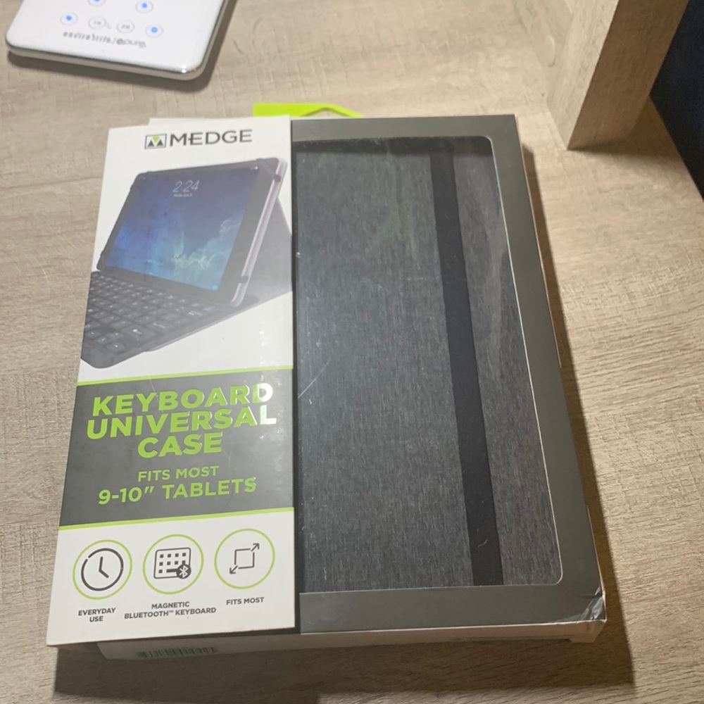 🆕 M-Edge Universal Stealth Pro Keyboard Case for 9" - 10" Tablets